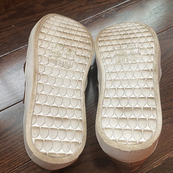 Boohoo Kids Gold Slip On Sneakers Size 2 - Picture 4 of 4